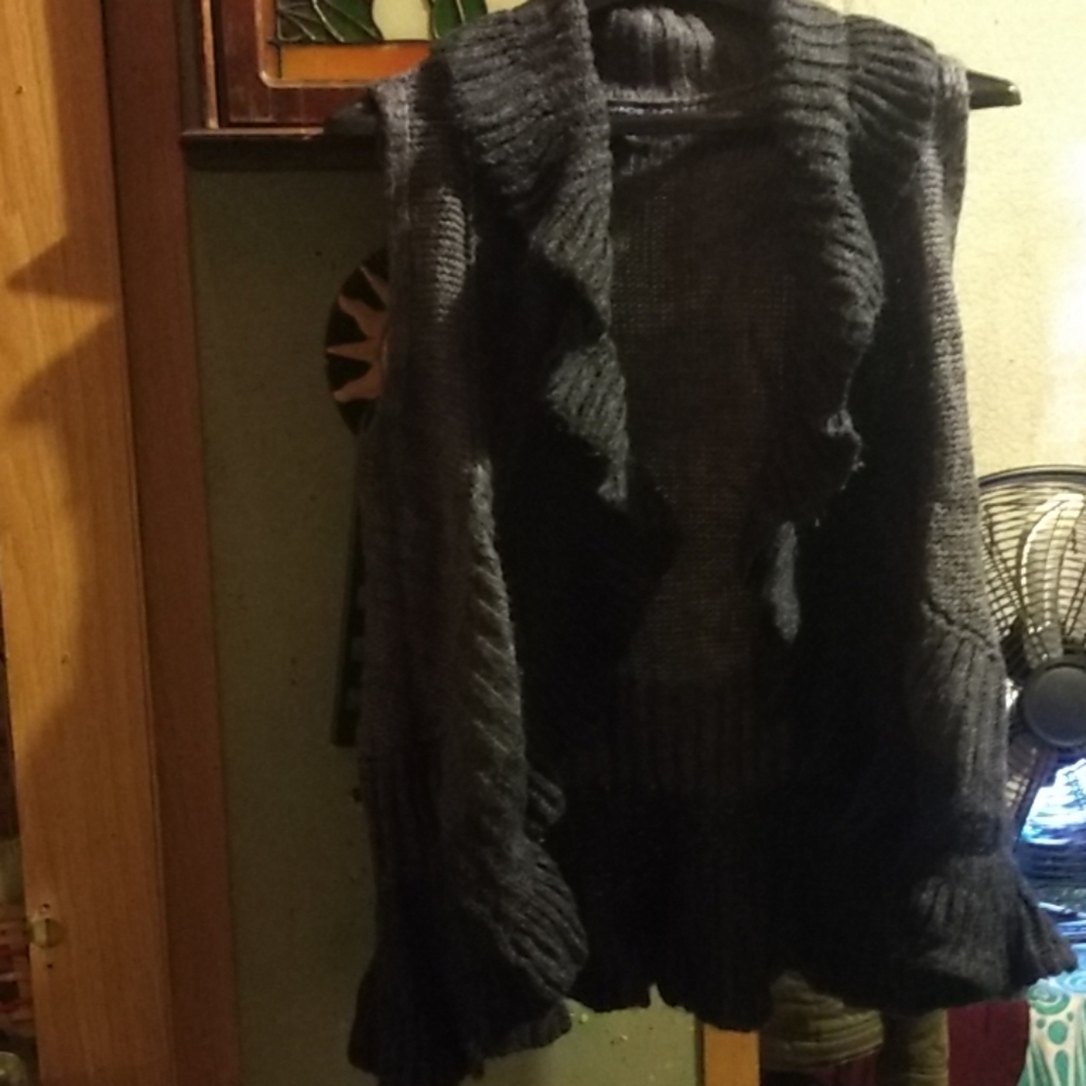 Knitted sweater vest